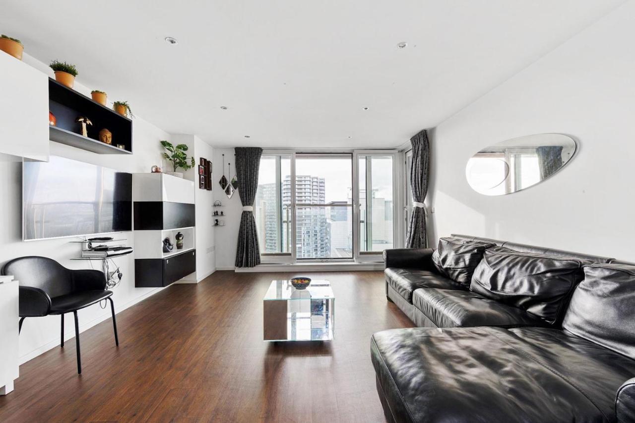 Two Bedroom Apartment - London Excel Stays Esterno foto