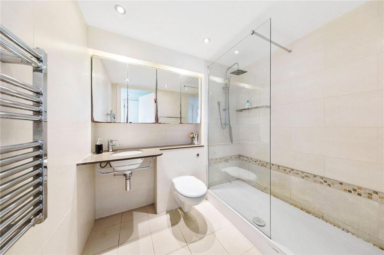 Two Bedroom Apartment - London Excel Stays Esterno foto