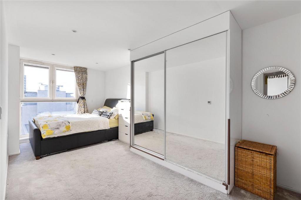 Two Bedroom Apartment - London Excel Stays Esterno foto